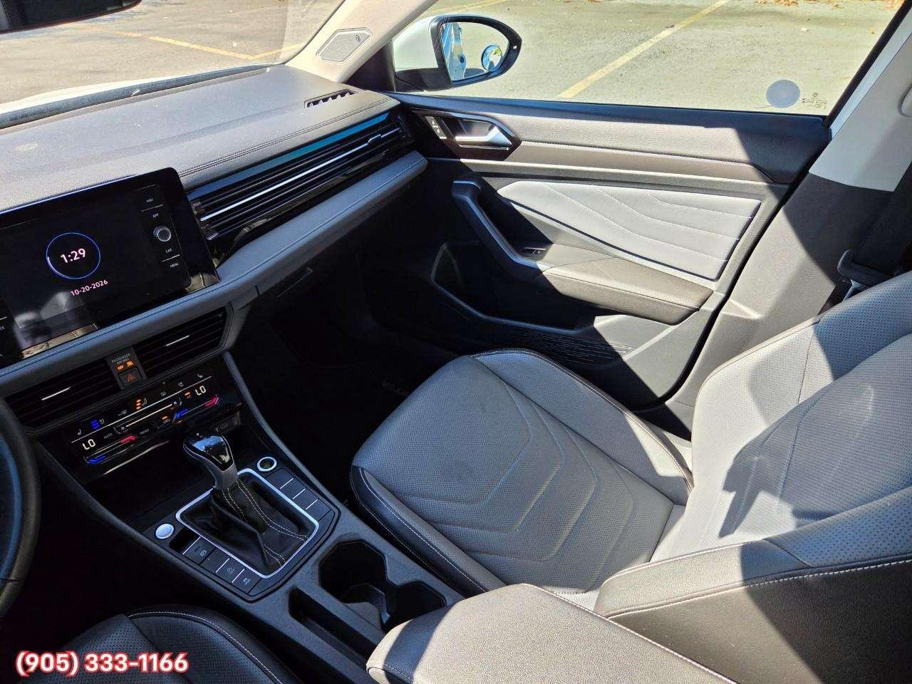 2025 Volkswagen Jetta Highline Apple CarPlay & Android Auto • Power Sunroof • Leather Seating • Cooled Front Seats • Built-In Navigation System Photo