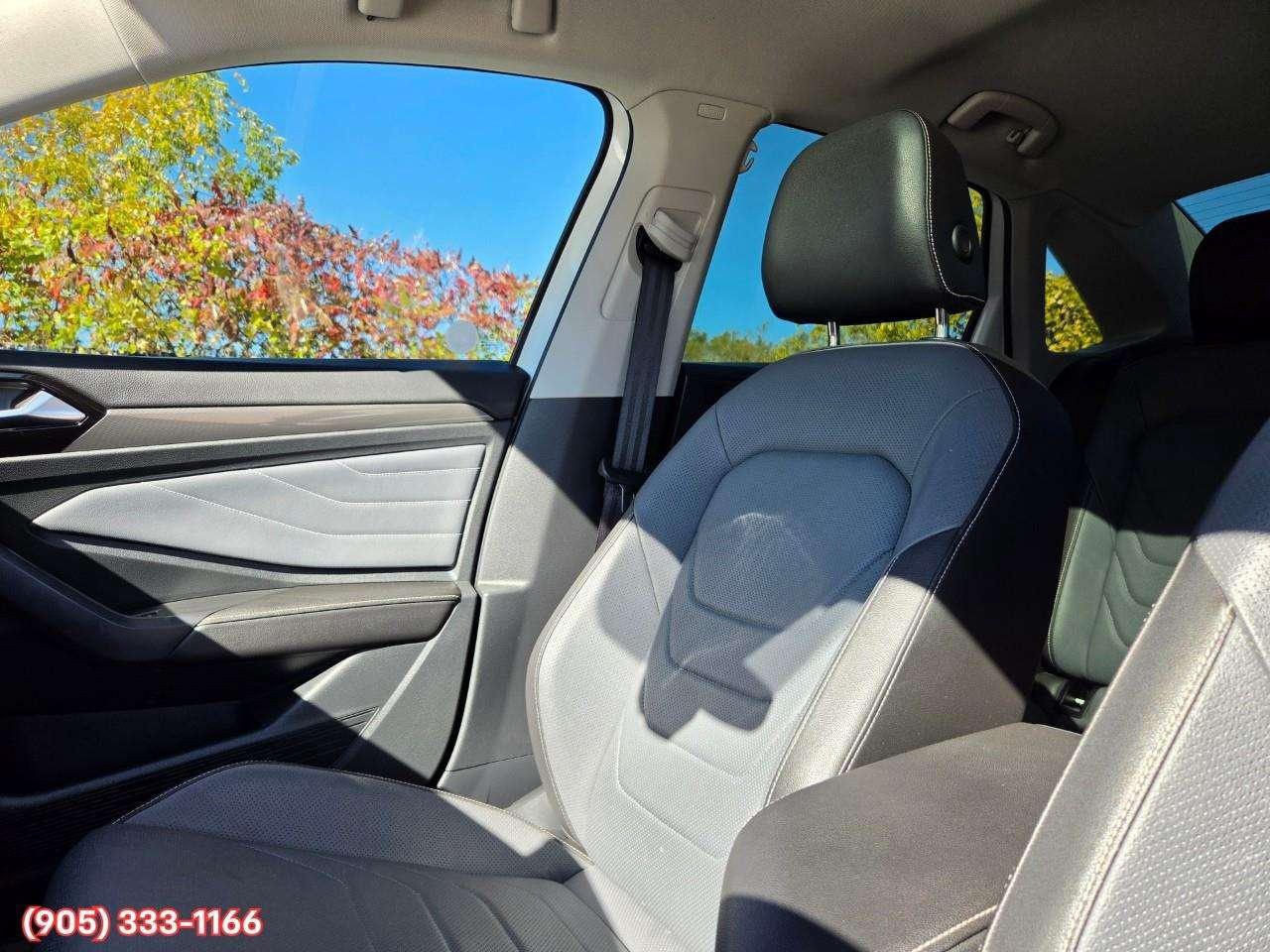 2025 Volkswagen Jetta Highline Apple CarPlay & Android Auto • Power Sunroof • Leather Seating • Cooled Front Seats • Built-In Navigation System Photo