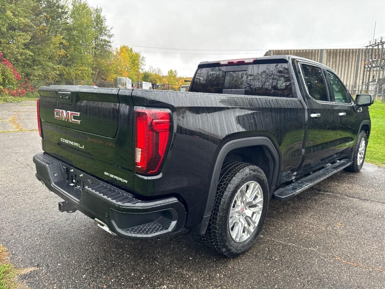 2026 GMC Sierra 1500 Crew Cab Standard Box 4-Wheel Drive Denali Photo