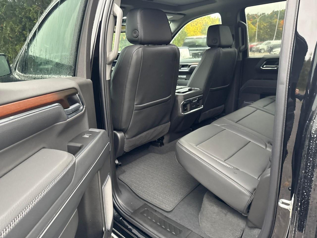 2026 GMC Sierra 1500 Crew Cab Standard Box 4-Wheel Drive Denali Photo