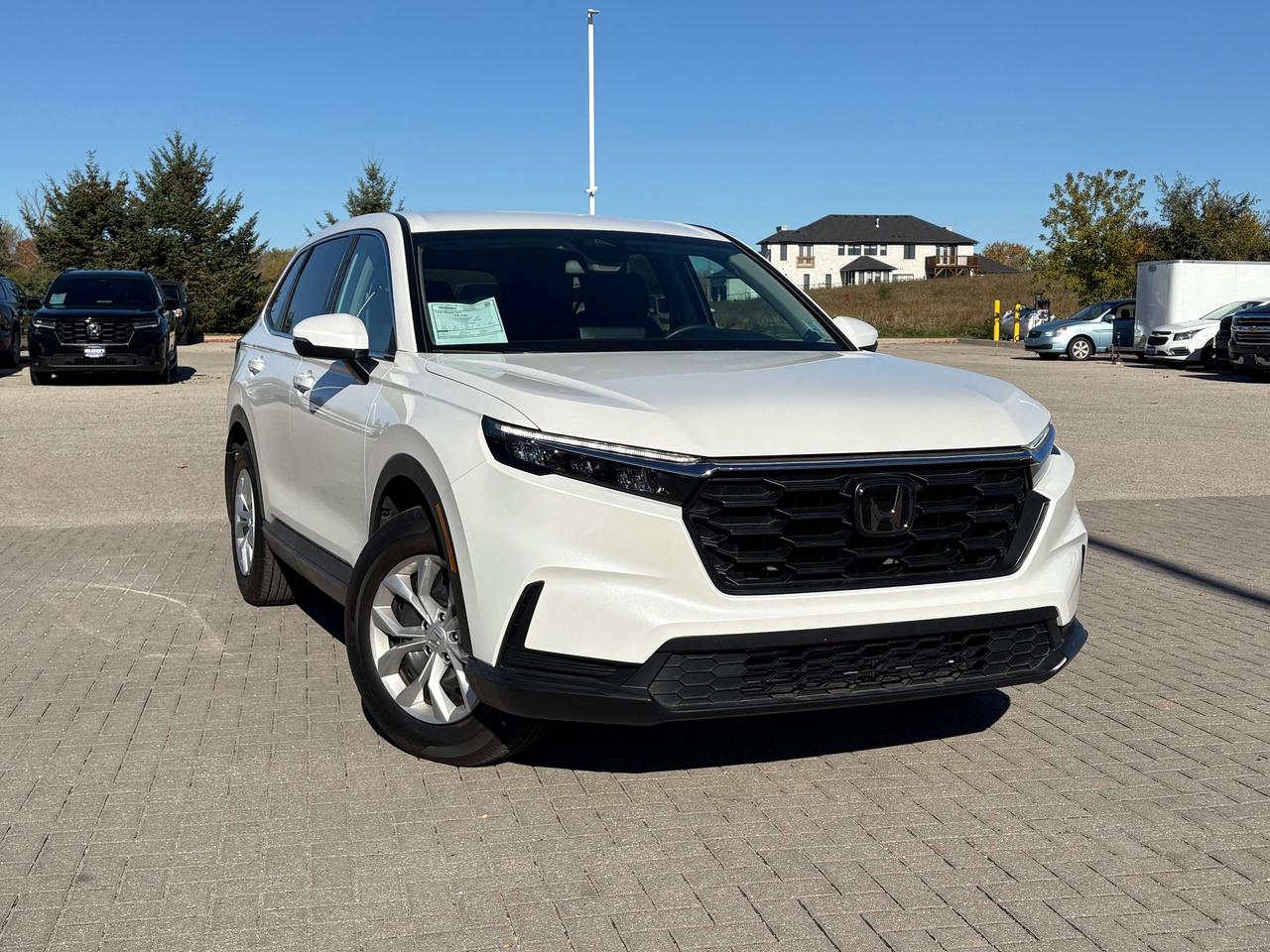 2025 Honda CR-V LX FWD   Heated Seats   Apple CarPlay/Android Auto Photo0