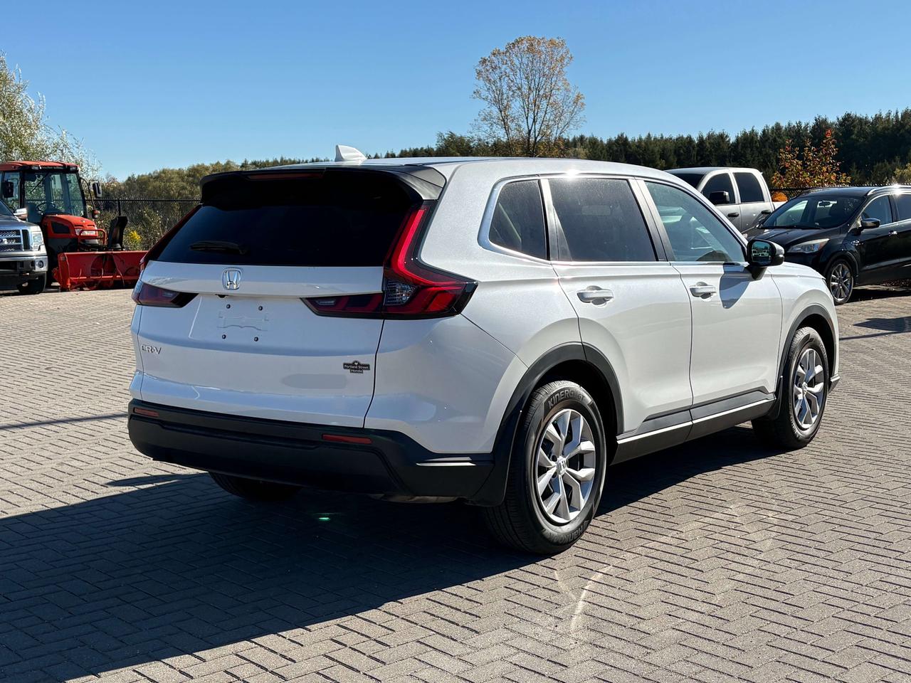 2025 Honda CR-V LX FWD   Heated Seats   Apple CarPlay/Android Auto Photo