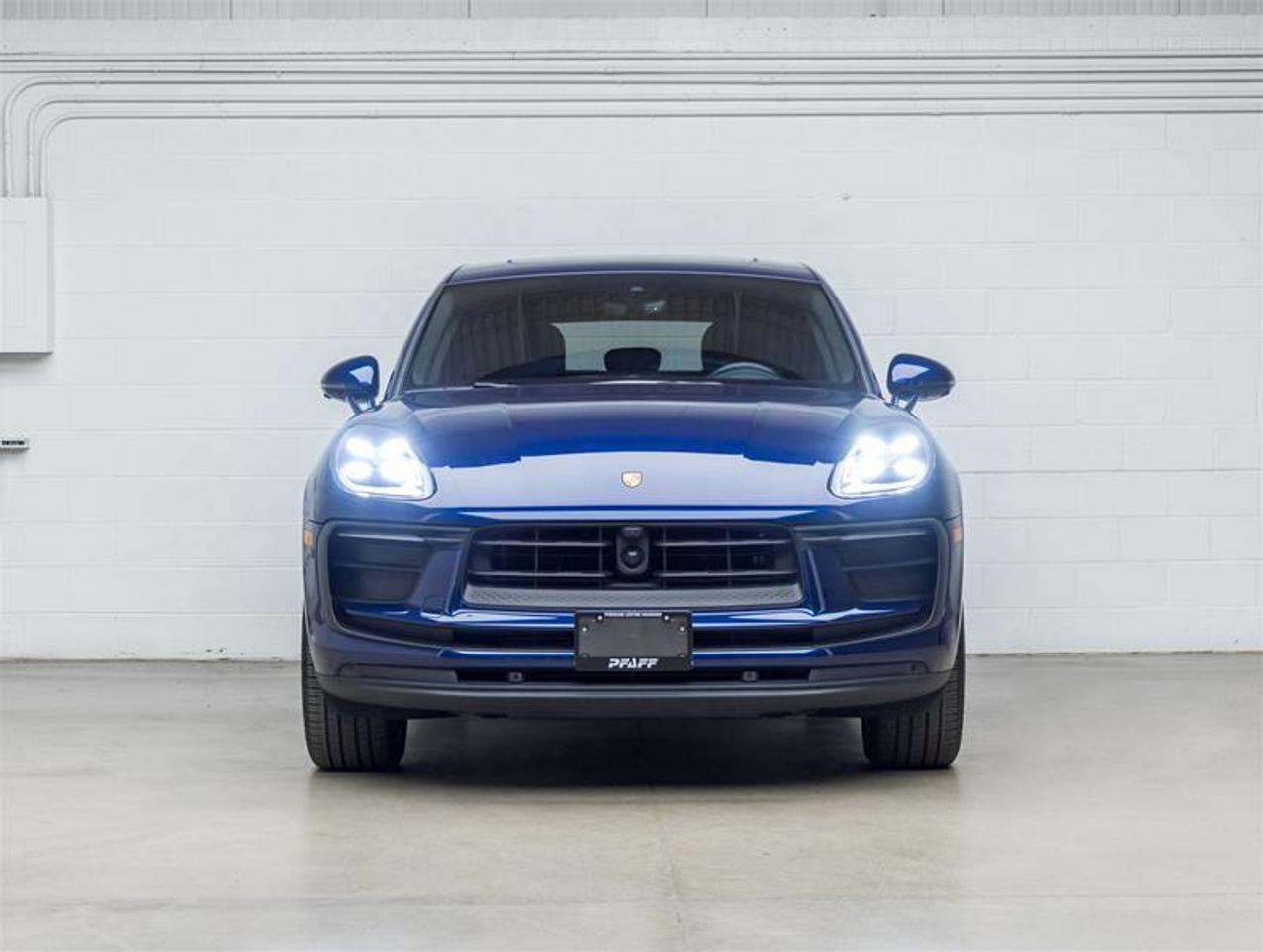 2024 Porsche Macan  Photo1