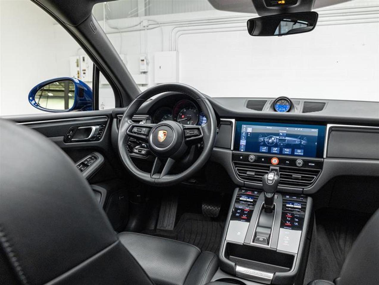2024 Porsche Macan  Photo