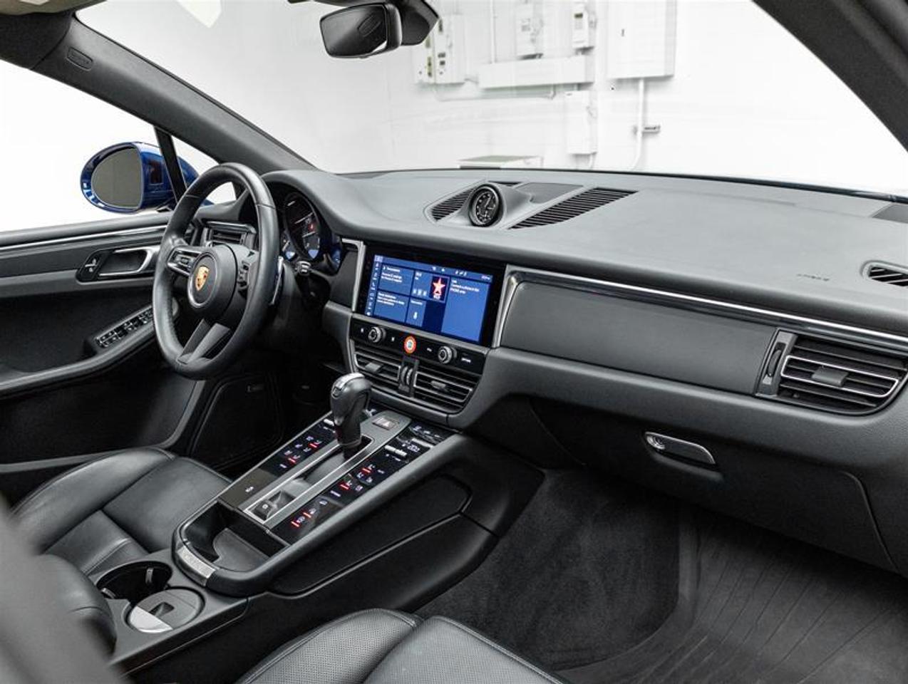 2024 Porsche Macan  Photo