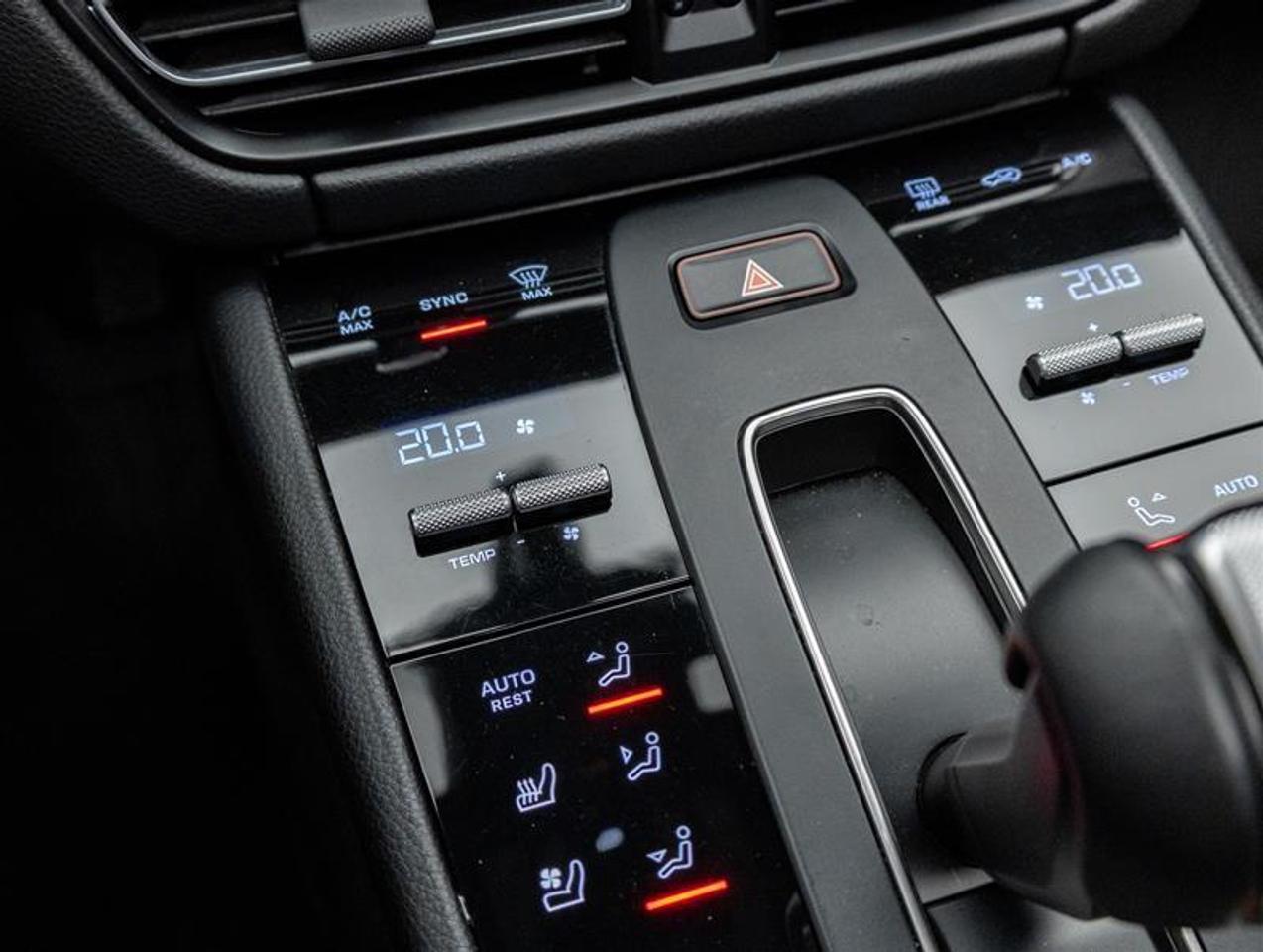 2024 Porsche Macan  Photo