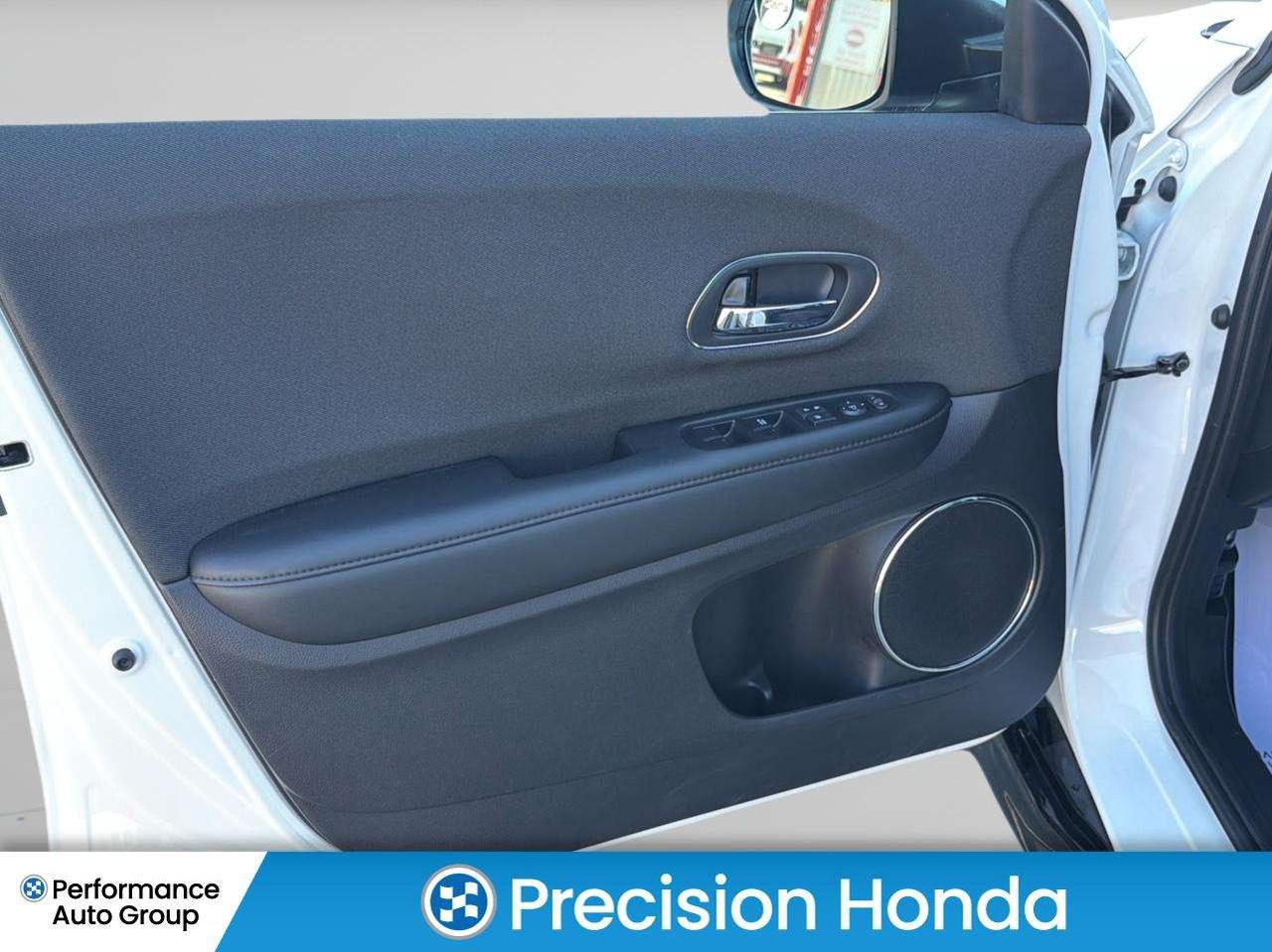 2022 Honda HR-V Sport CarPlay Rear Cam Sunroof Heated Seats Photo