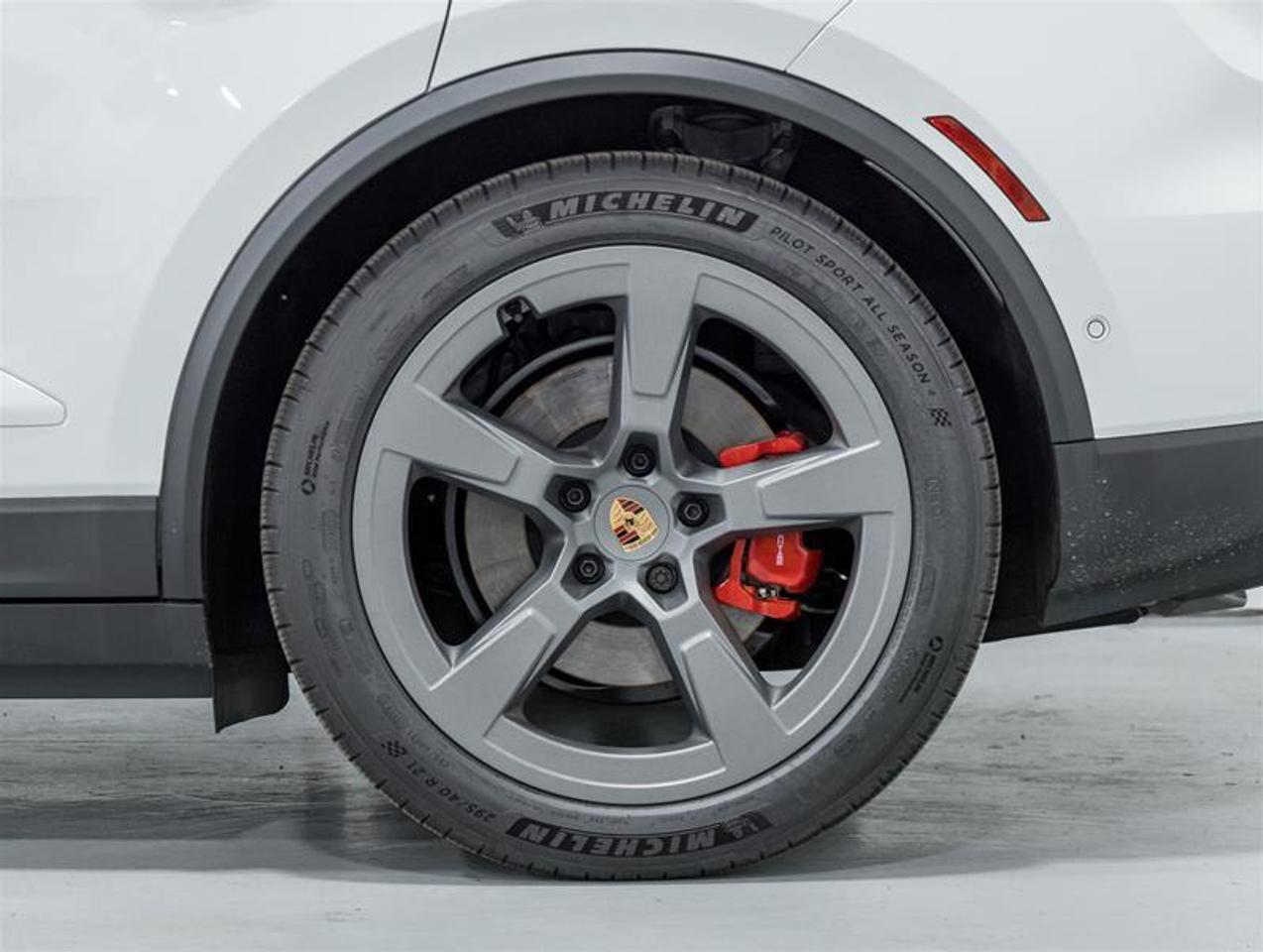 2026 Porsche Macan  Photo