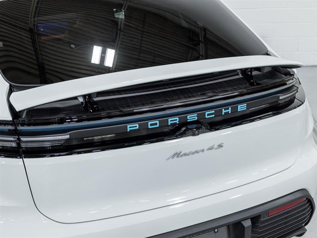 2026 Porsche Macan  Photo