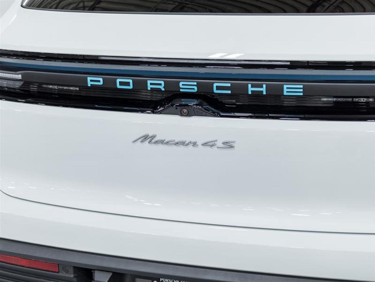 2026 Porsche Macan  Photo