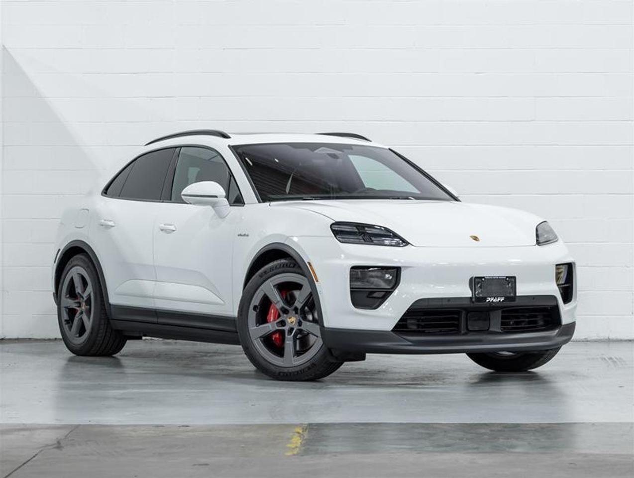 2026 Porsche Macan  Photo