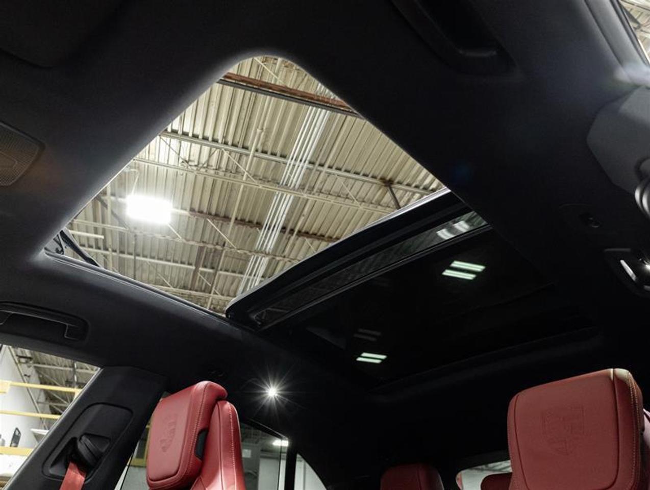 2026 Porsche Macan  Photo