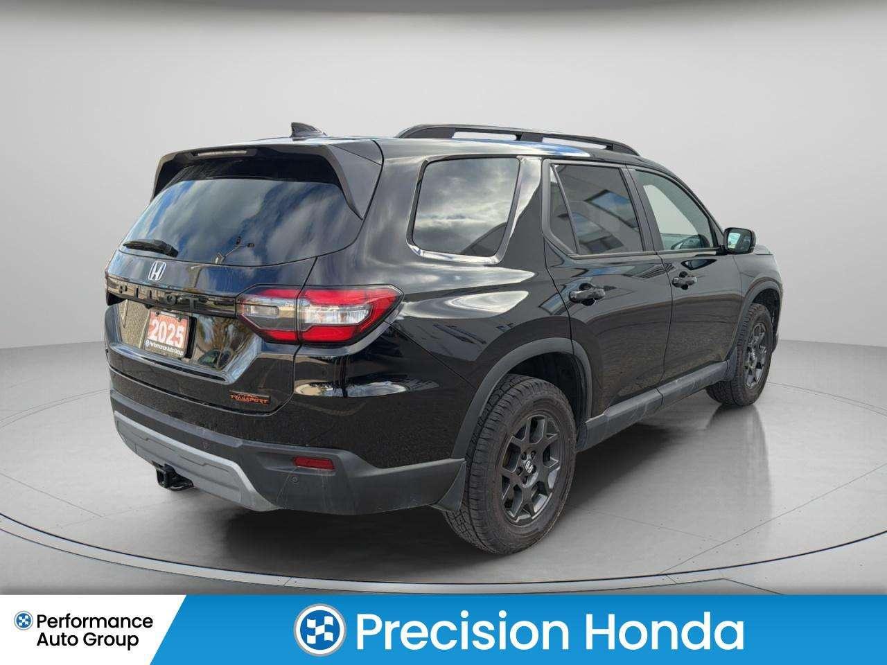 2025 Honda Pilot TrailSport Sunroof CarPlay  Leather 8Pass Photo