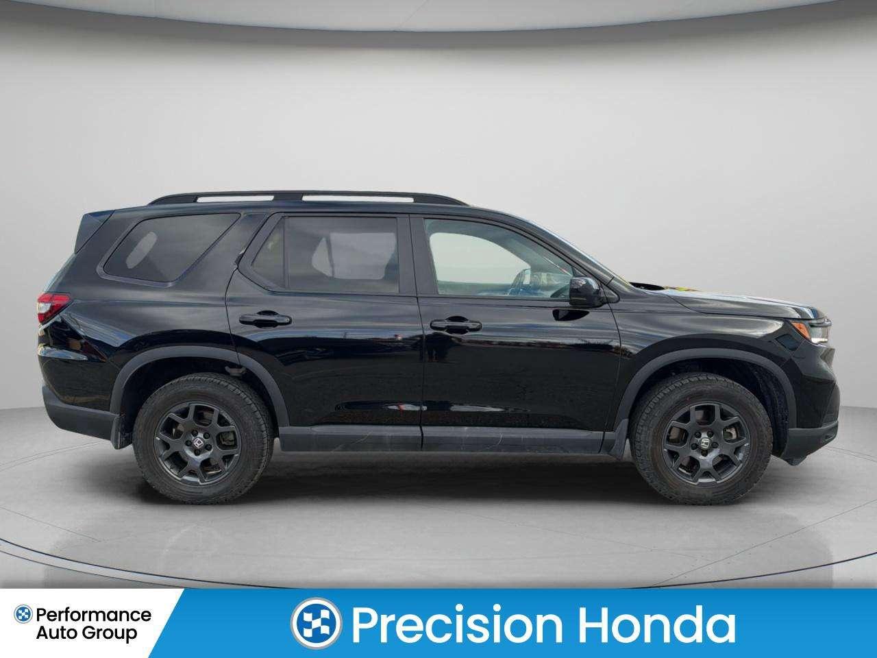 2025 Honda Pilot TrailSport Sunroof CarPlay  Leather 8Pass Photo