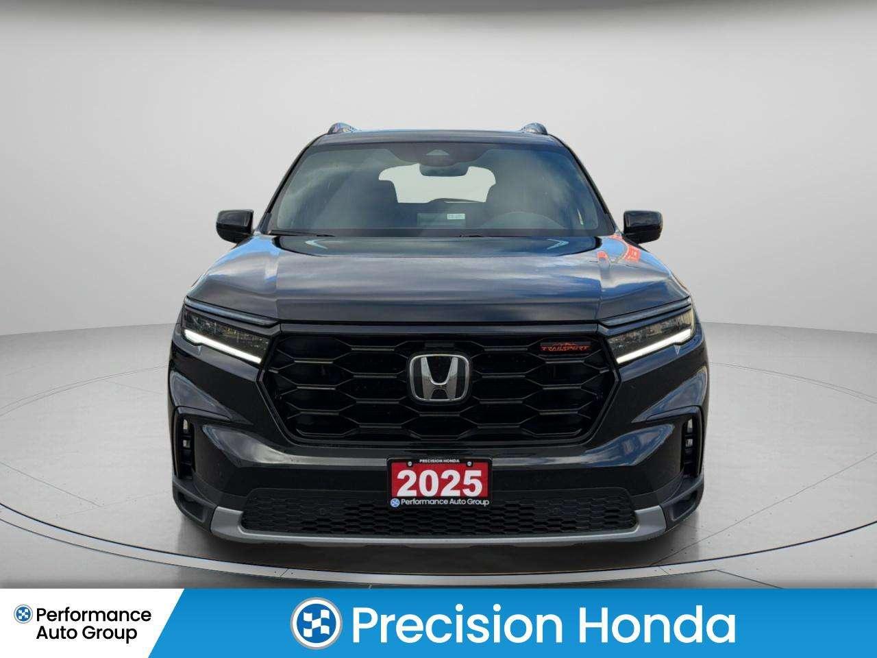 2025 Honda Pilot TrailSport Sunroof CarPlay  Leather 8Pass Photo
