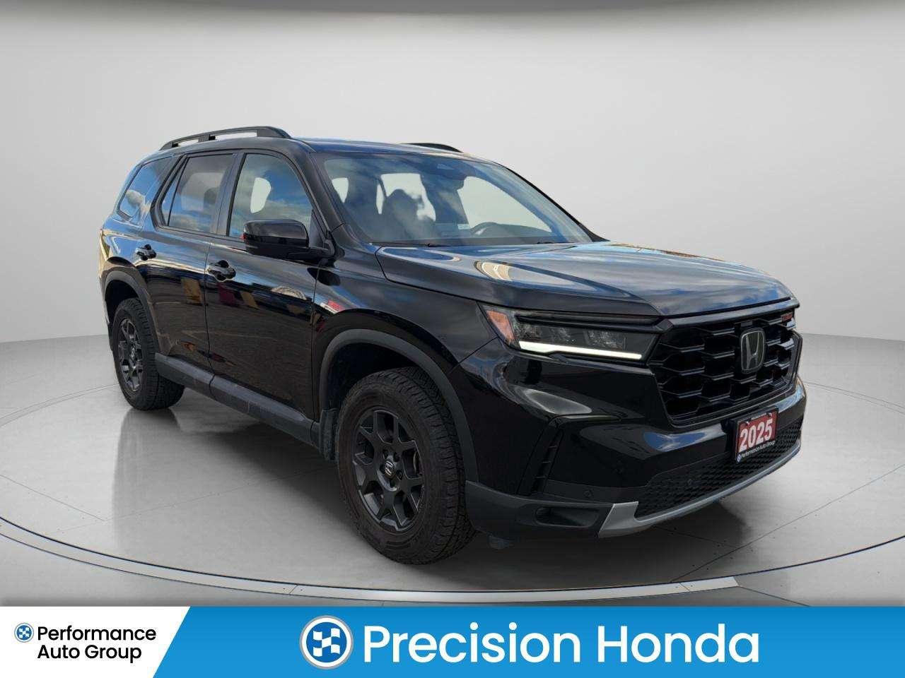 2025 Honda Pilot TrailSport Sunroof CarPlay  Leather 8Pass Photo2
