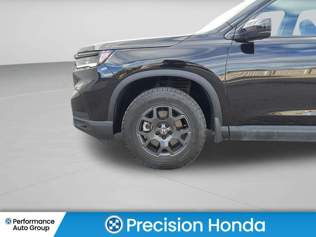 2025 Honda Pilot TrailSport Sunroof CarPlay  Leather 8Pass Photo