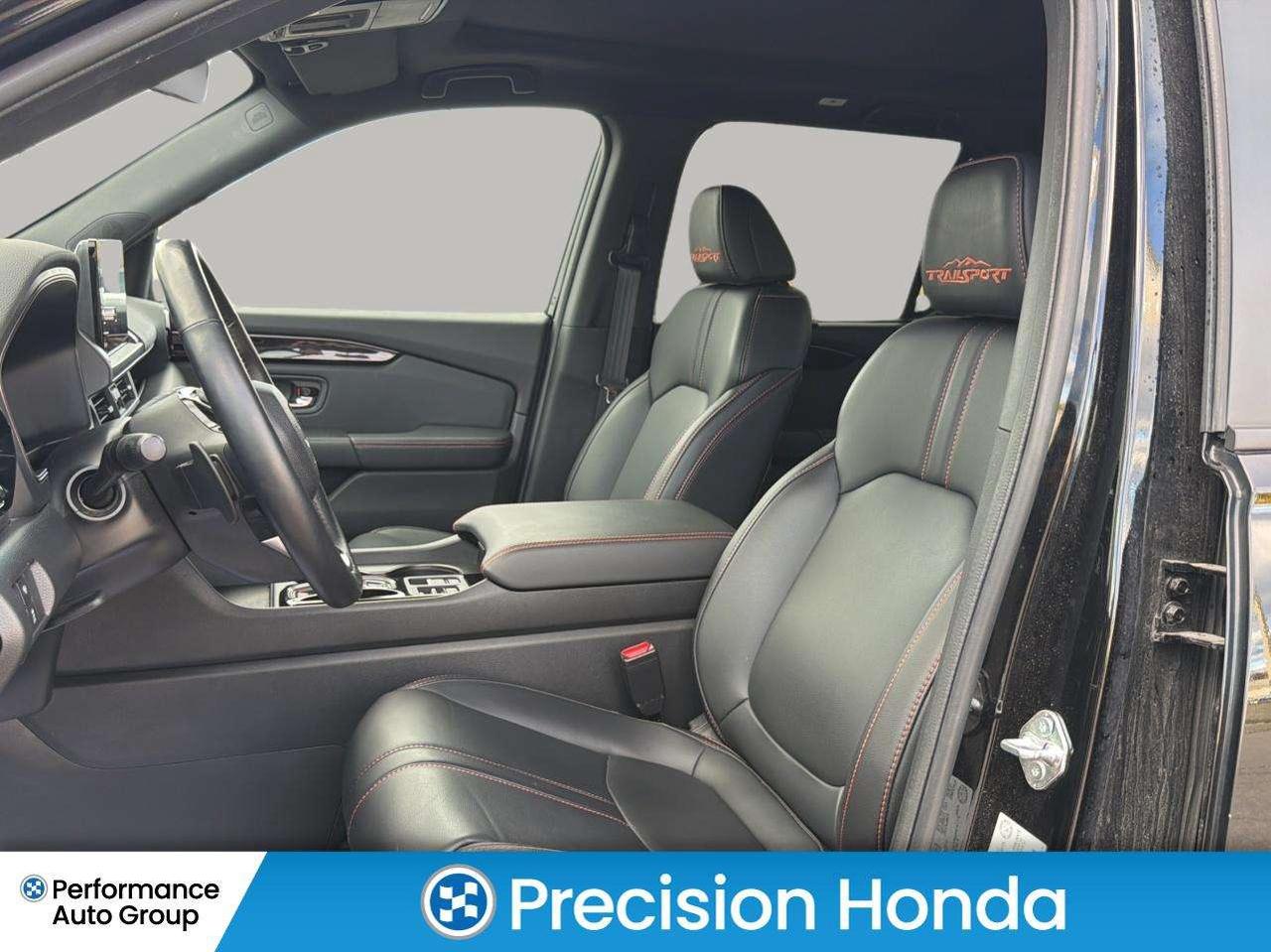 2025 Honda Pilot TrailSport Sunroof CarPlay  Leather 8Pass Photo