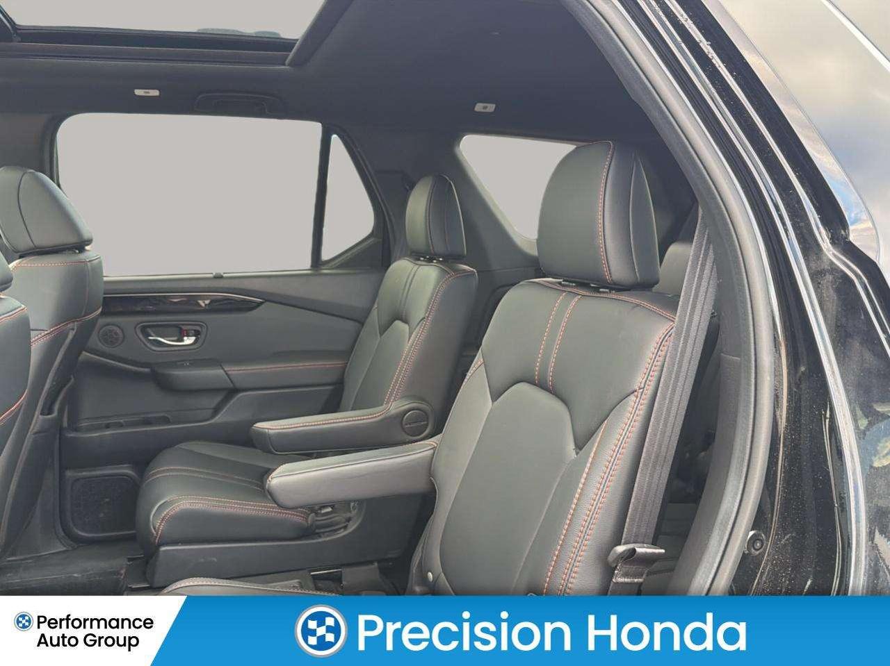 2025 Honda Pilot TrailSport Sunroof CarPlay  Leather 8Pass Photo