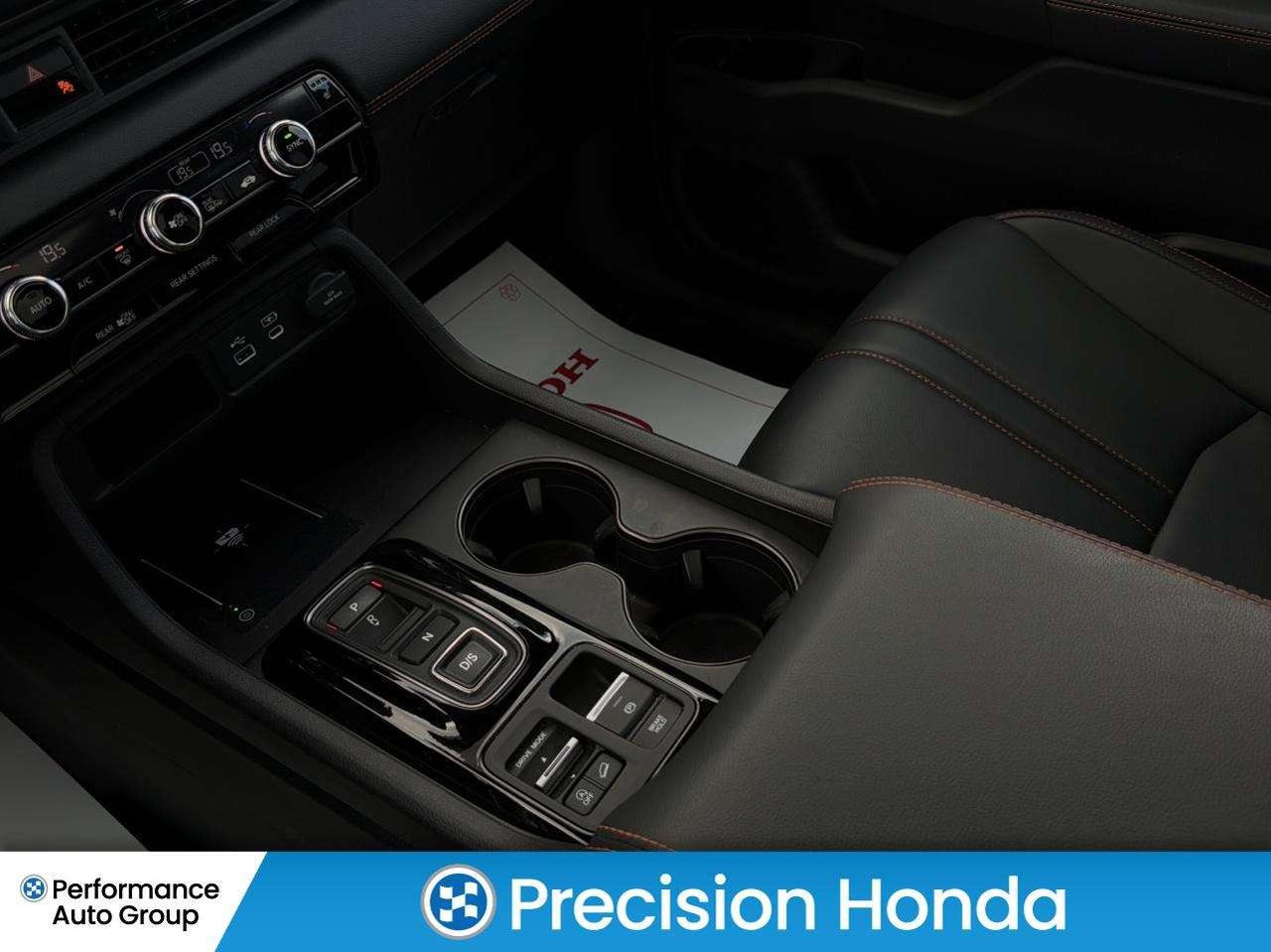 2025 Honda Pilot TrailSport Sunroof CarPlay  Leather 8Pass Photo
