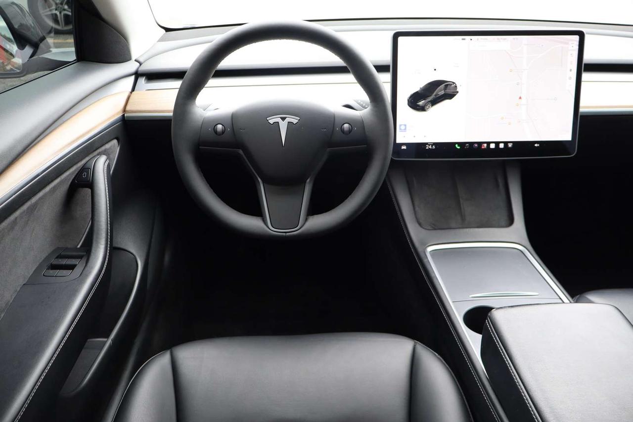 2022 Tesla Model 3 Standard Range Plus   No Accident   Clean Carfax Photo