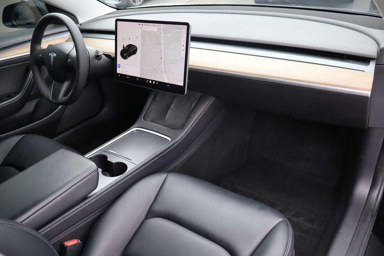 2022 Tesla Model 3 Standard Range Plus   No Accident   Clean Carfax Photo