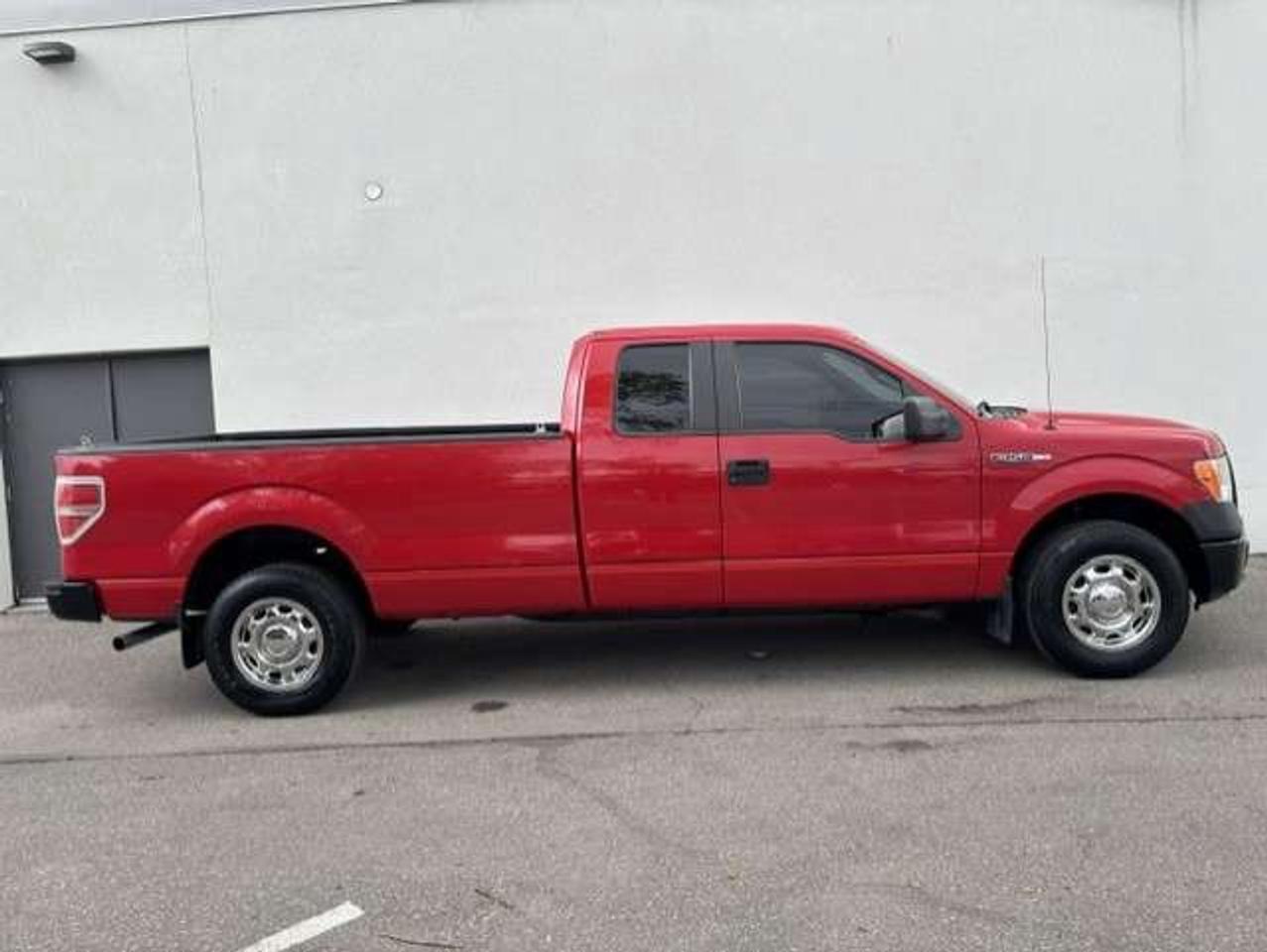 2011 Ford F-150 XL V8 5.0L SUPER CAB LONG BOX HEAVY DUTY PAYLOAD Photo