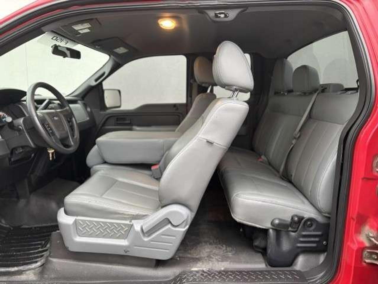 2011 Ford F-150 XL V8 5.0L SUPER CAB LONG BOX HEAVY DUTY PAYLOAD Photo