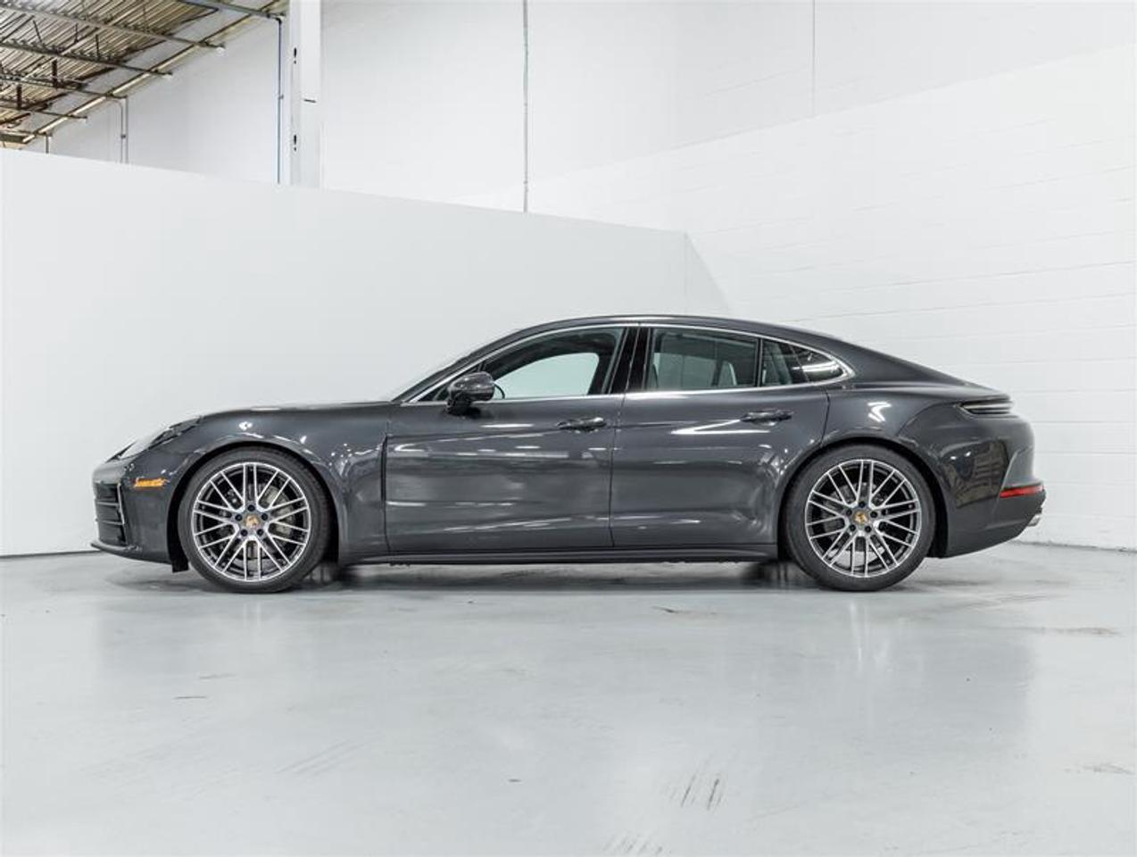 2026 Porsche Panamera  Photo