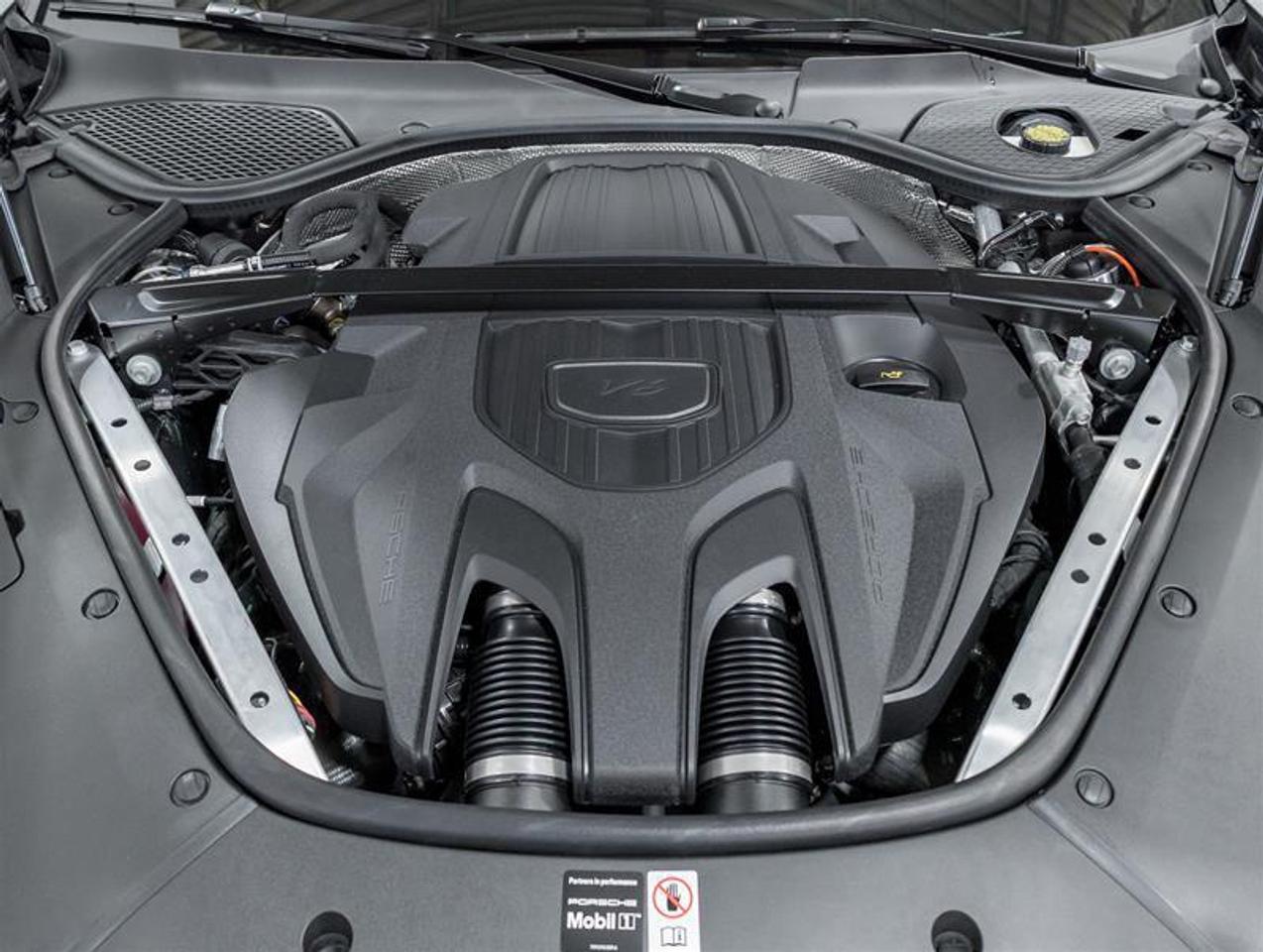 2026 Porsche Panamera  Photo1