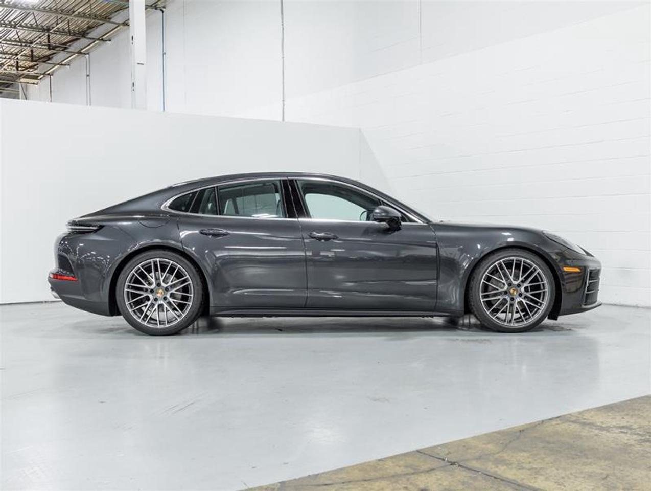 2026 Porsche Panamera  Photo