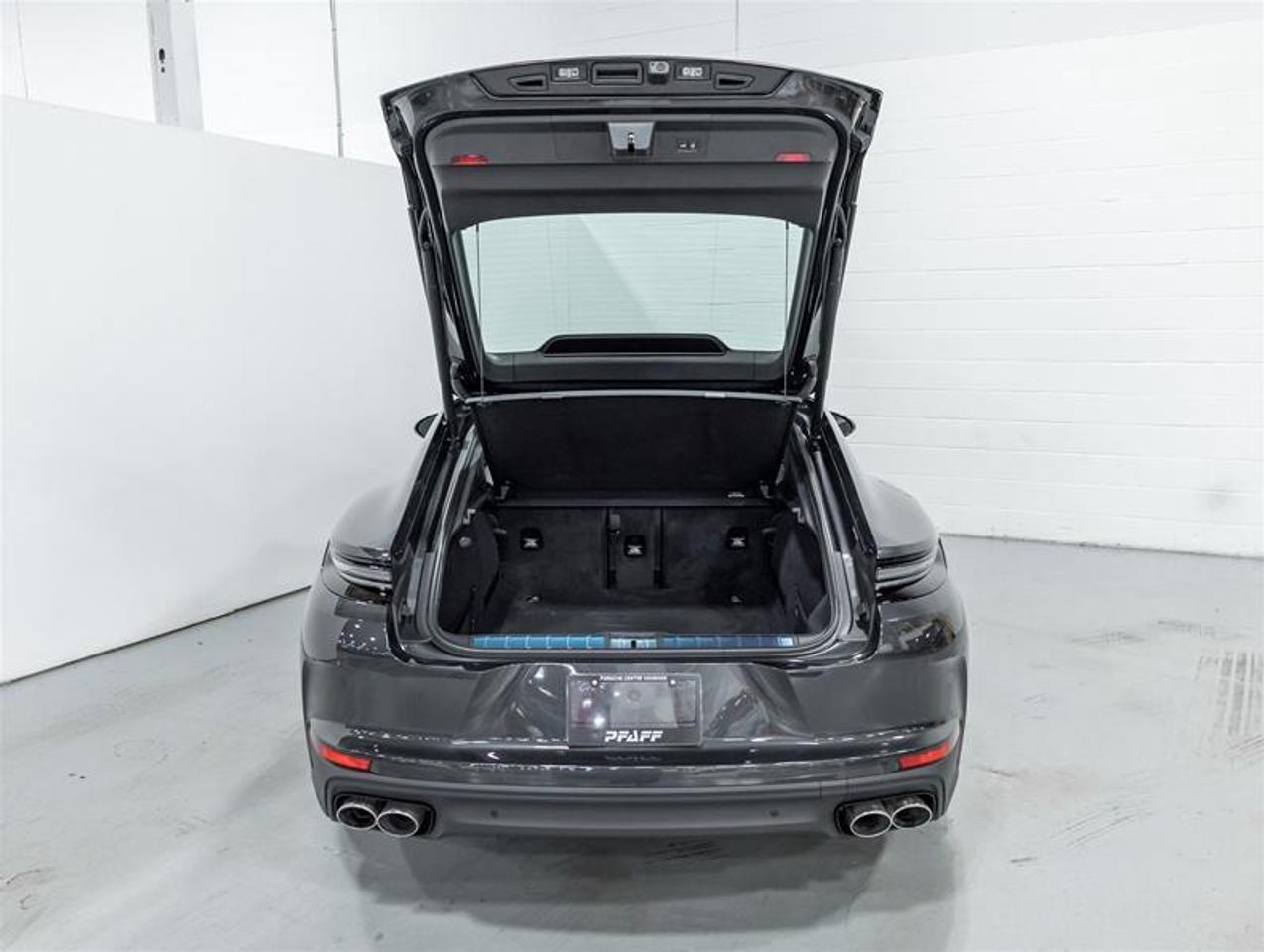 2026 Porsche Panamera  Photo