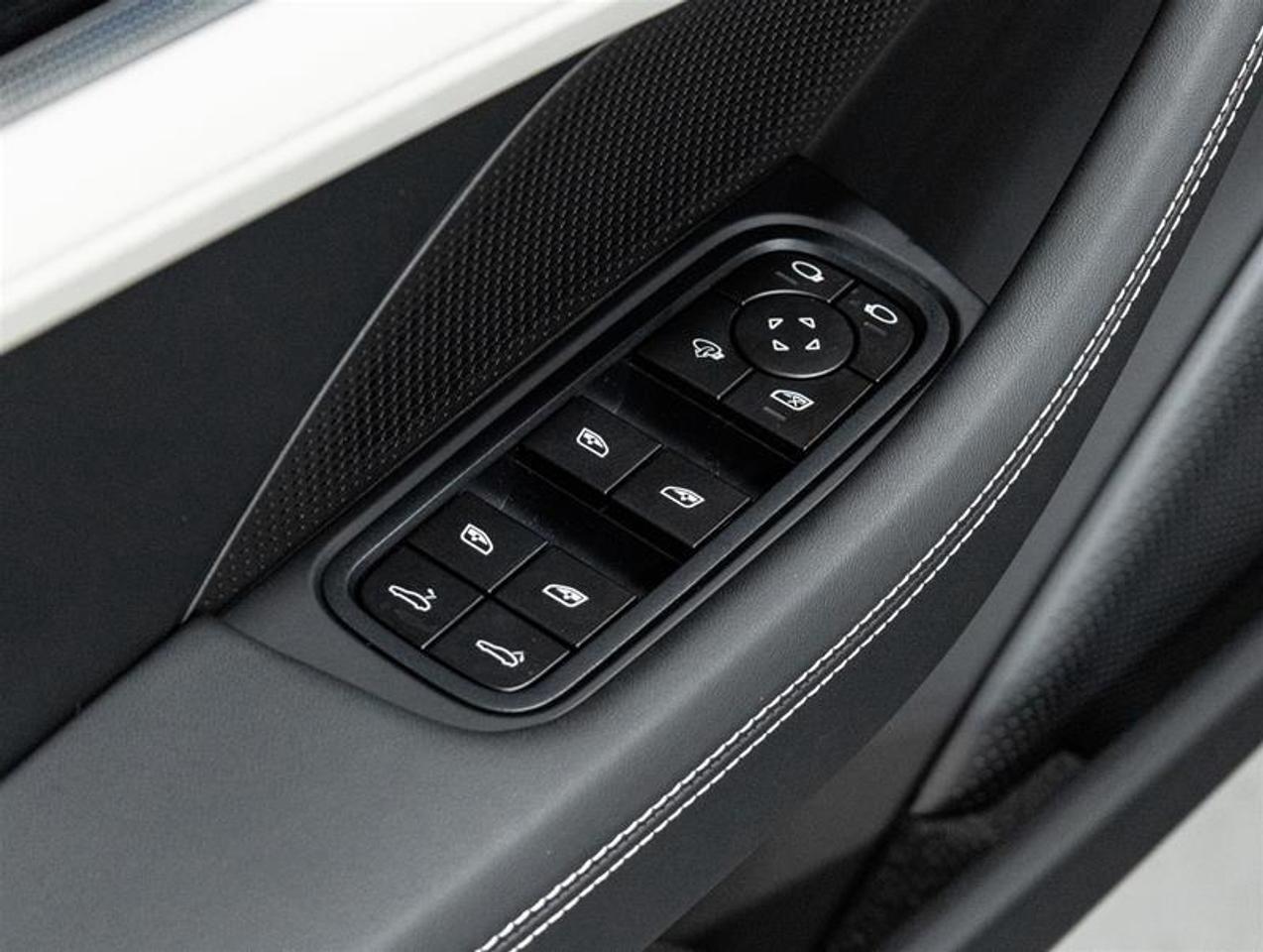 2026 Porsche Panamera  Photo