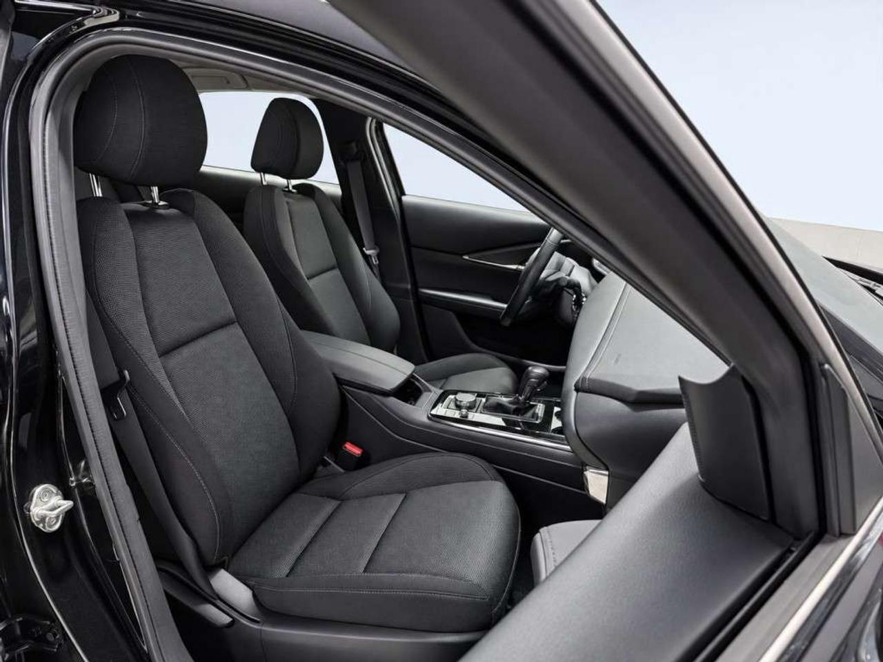 2023 Mazda CX-30 CARBON EDITION / AWD / LEATHER /  HEATED SEATS / POWER SEAT / BACKUP CAM Photo