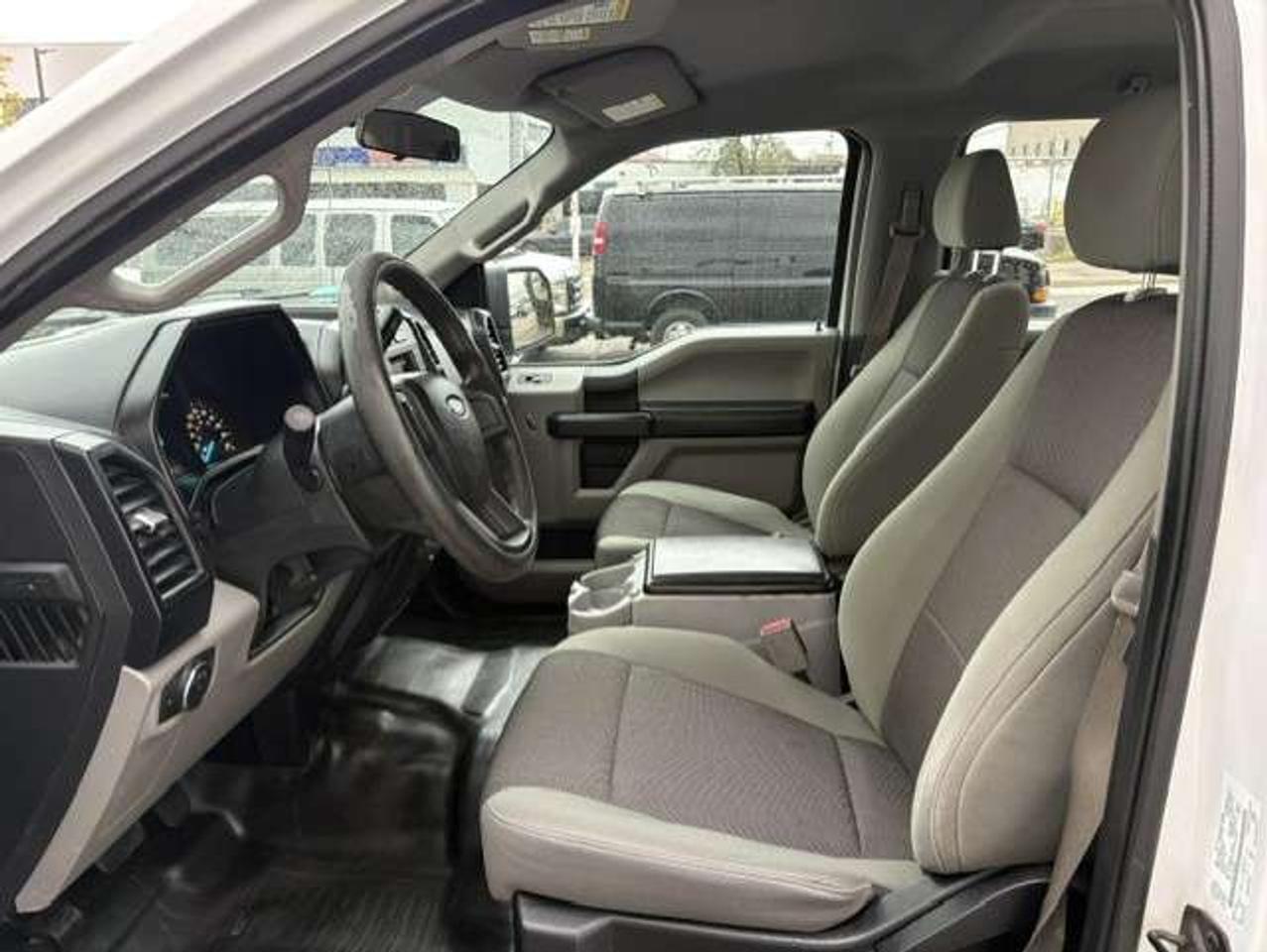 2015 Ford F-150 4WD ONLY 69KM-V8 5.0L-CREW CAB-TOMMY P/LIFTGATE Photo