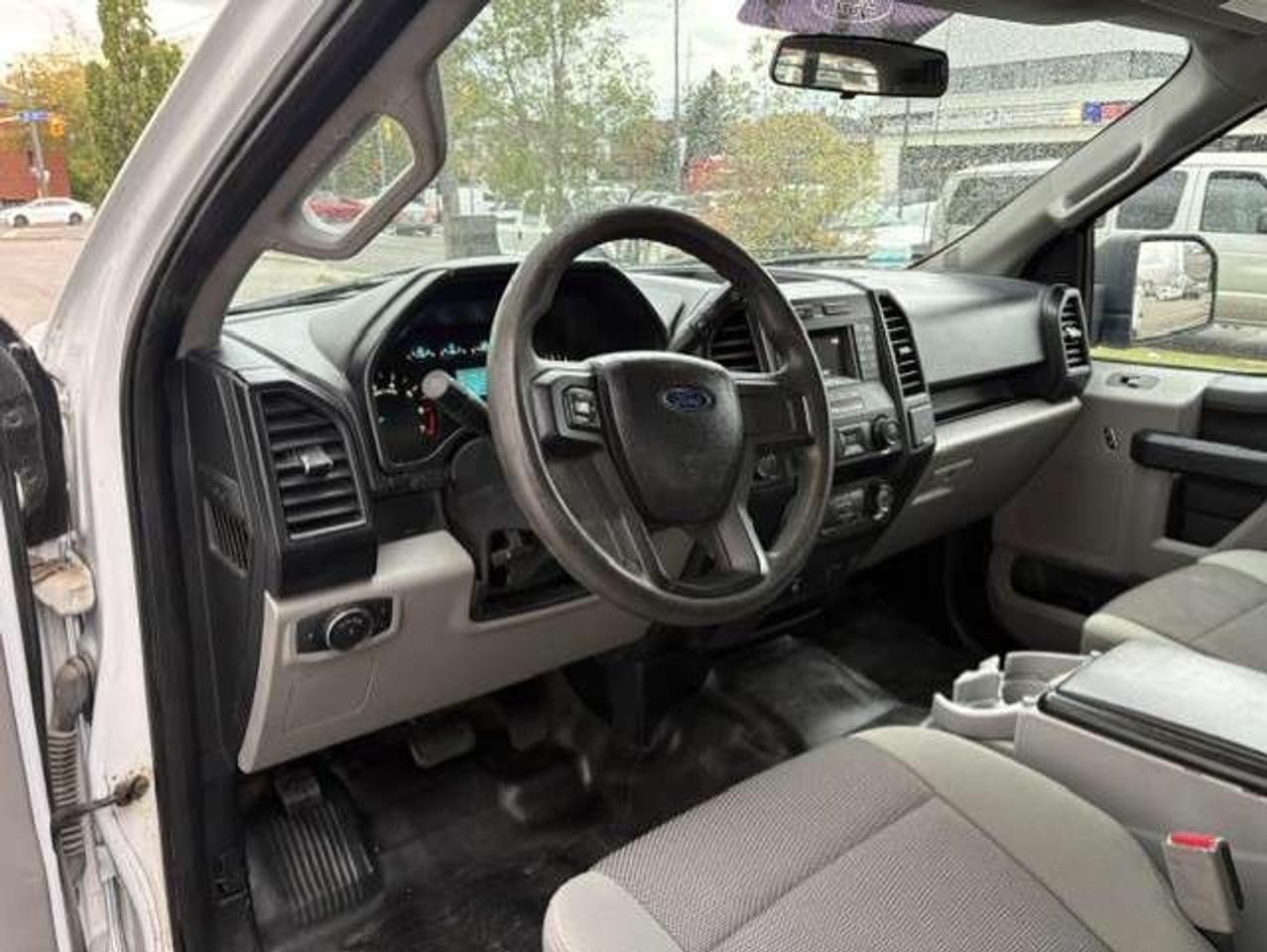 2015 Ford F-150 4WD ONLY 69KM-V8 5.0L-CREW CAB-TOMMY P/LIFTGATE Photo