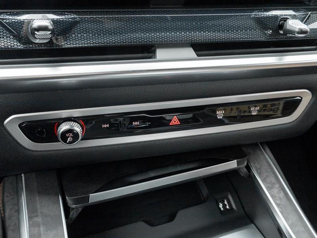 2027 BMW X7 xDrive40i 4dr All-Wheel Drive Sports Activity Vehicle Photo