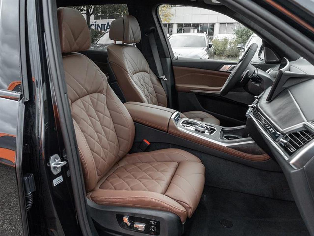 2027 BMW X7 xDrive40i 4dr All-Wheel Drive Sports Activity Vehicle Photo
