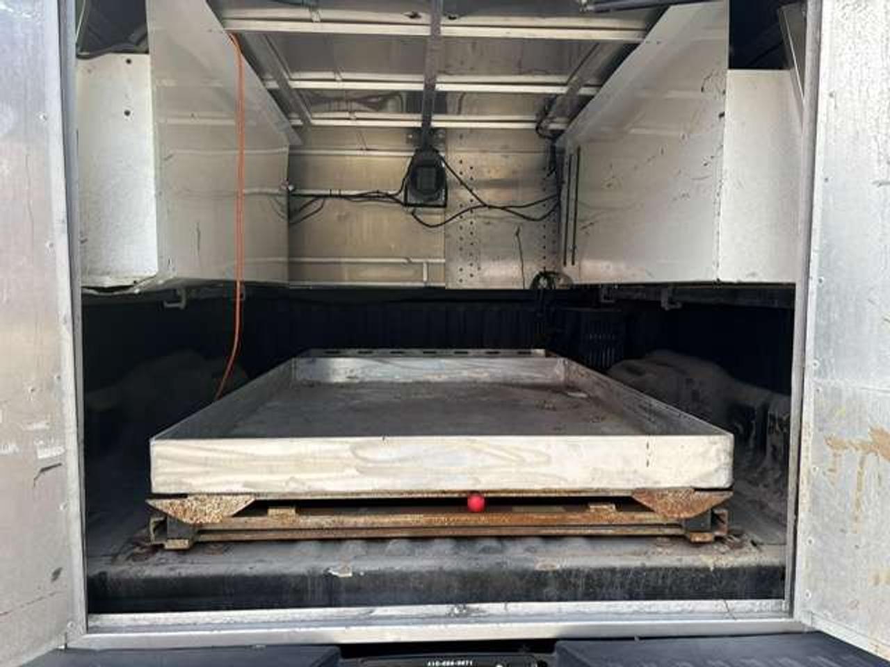 2015 Ford F-250 XLT 4X4 CREW CAB-SHORT BOX-CAP-INVERTER-SLIDE Photo