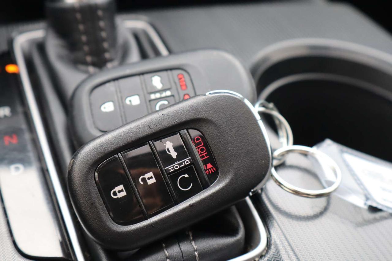 2022 Honda Civic Touring Sedan CVT Photo