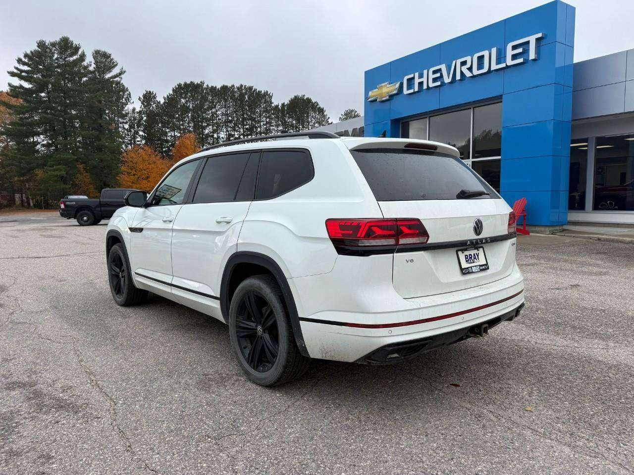 2023 Volkswagen Atlas ALL WEATHER MATS. 7 SEATER. PANORAMIC SUNROOF. FENDER AUDIO SYSTEM. HEATED FRONT AND REAR SEATS. CERTIFIED. Photo3