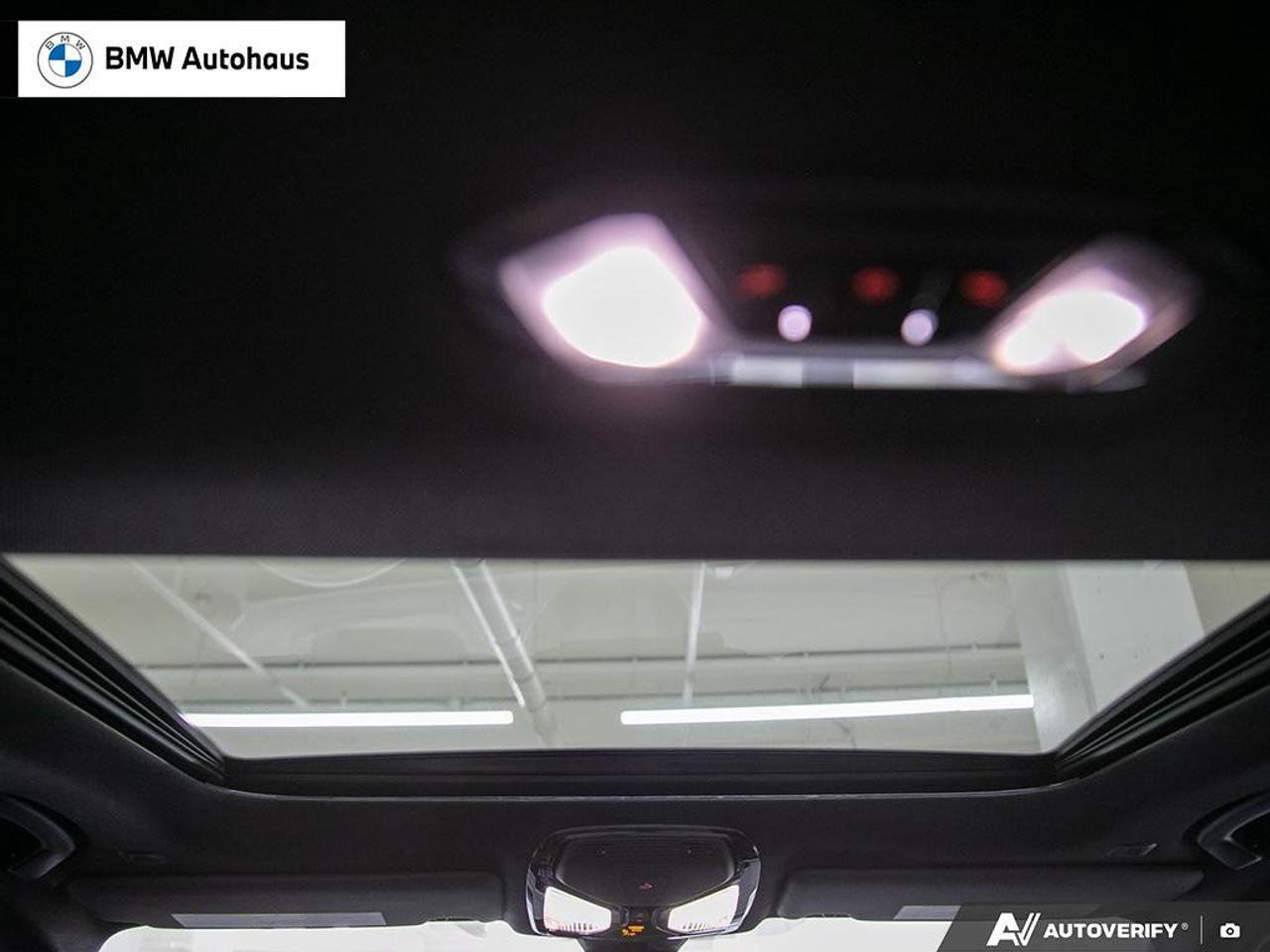 2023 BMW 3 Series 330i xDrive Sedan Photo