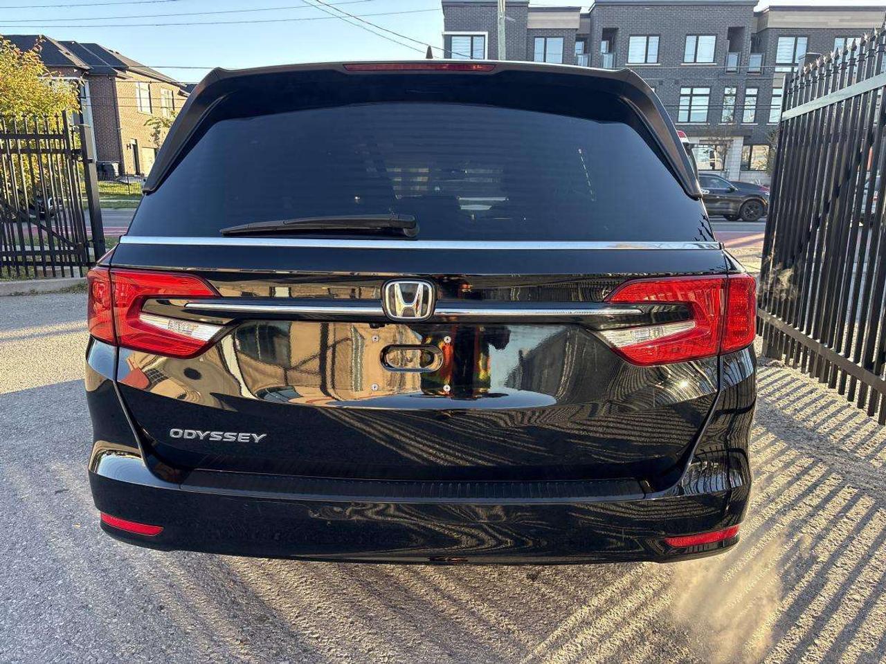 2023 Honda Odyssey EX-RES Clean Carfax/One Owner Photo