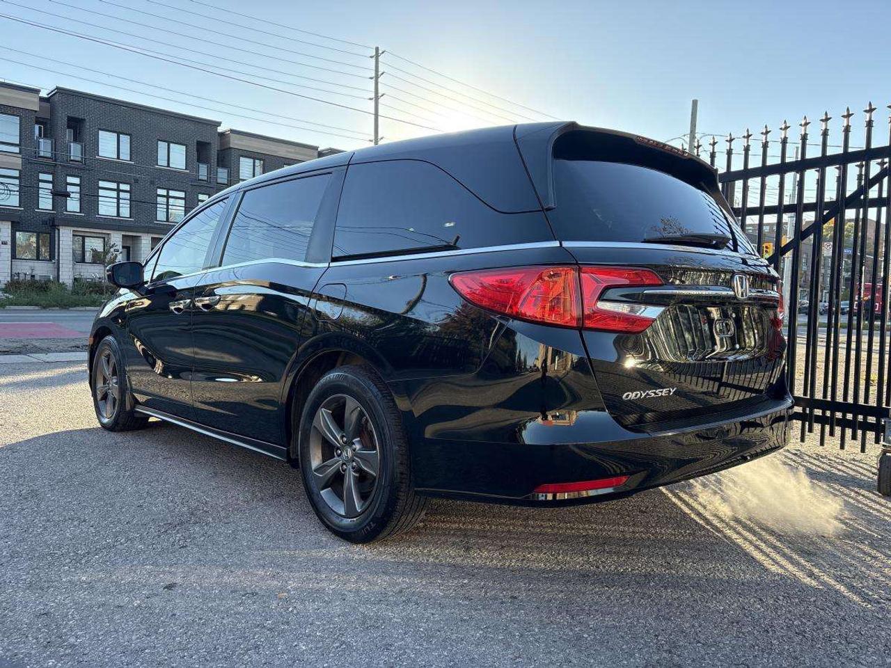 2023 Honda Odyssey EX-RES Clean Carfax/One Owner Photo