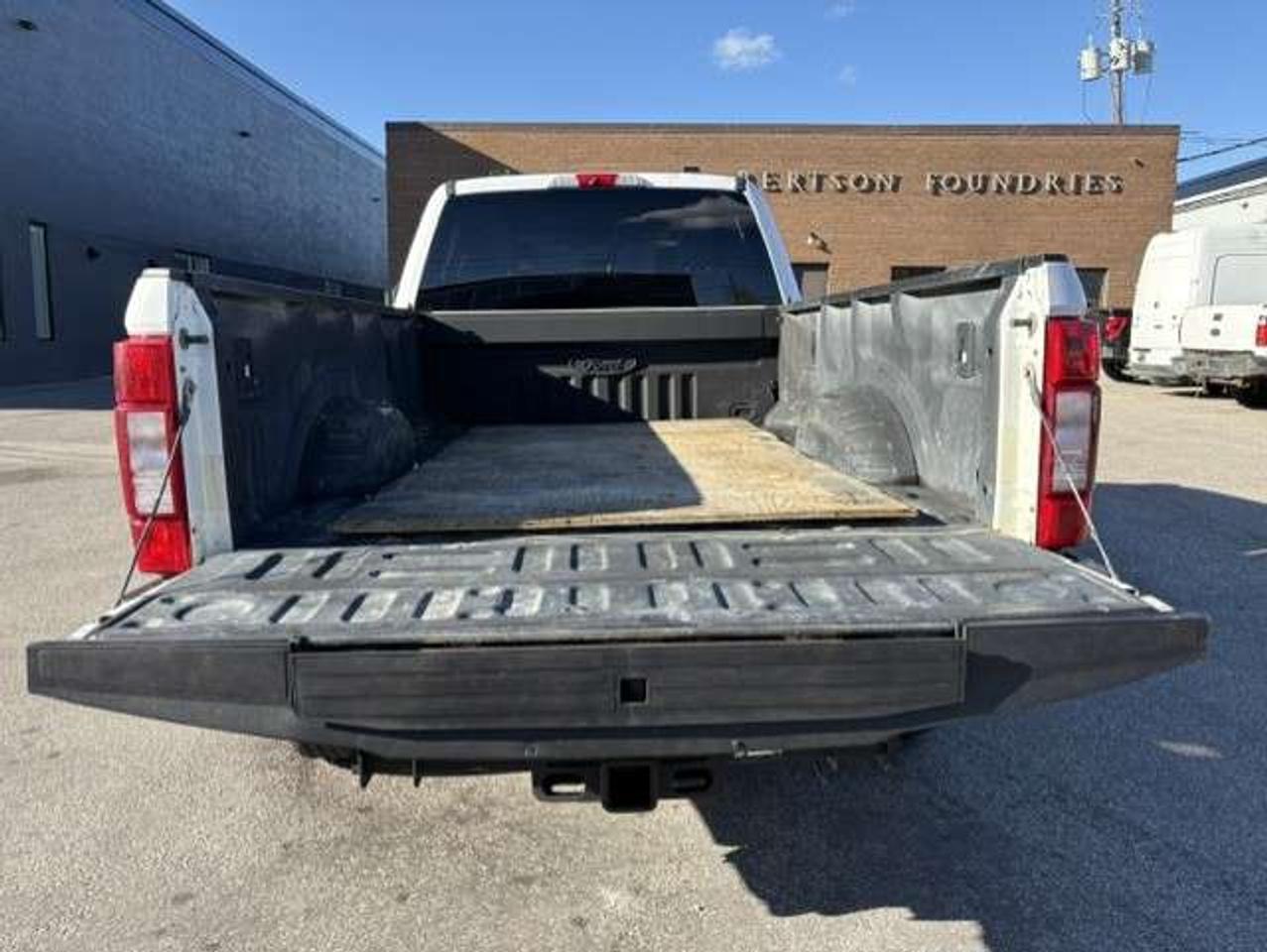 2020 Ford F-350 XLT 4X4 6.7L POWER STROKE DIESEL CREW CAB LONG BOX Photo4
