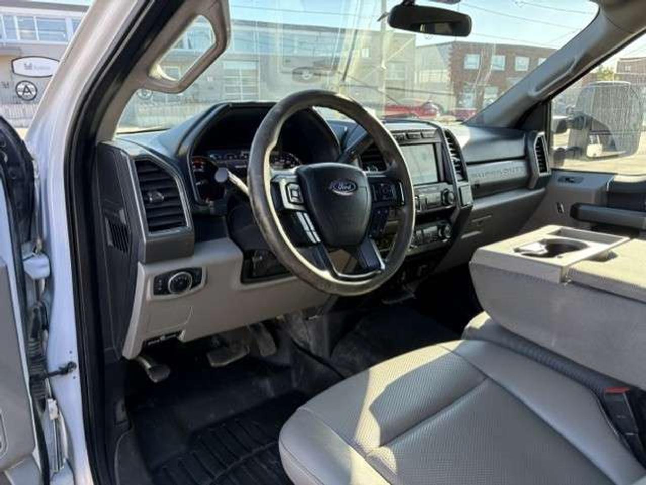 2020 Ford F-350 XLT 4X4 6.7L POWER STROKE DIESEL CREW CAB LONG BOX Photo