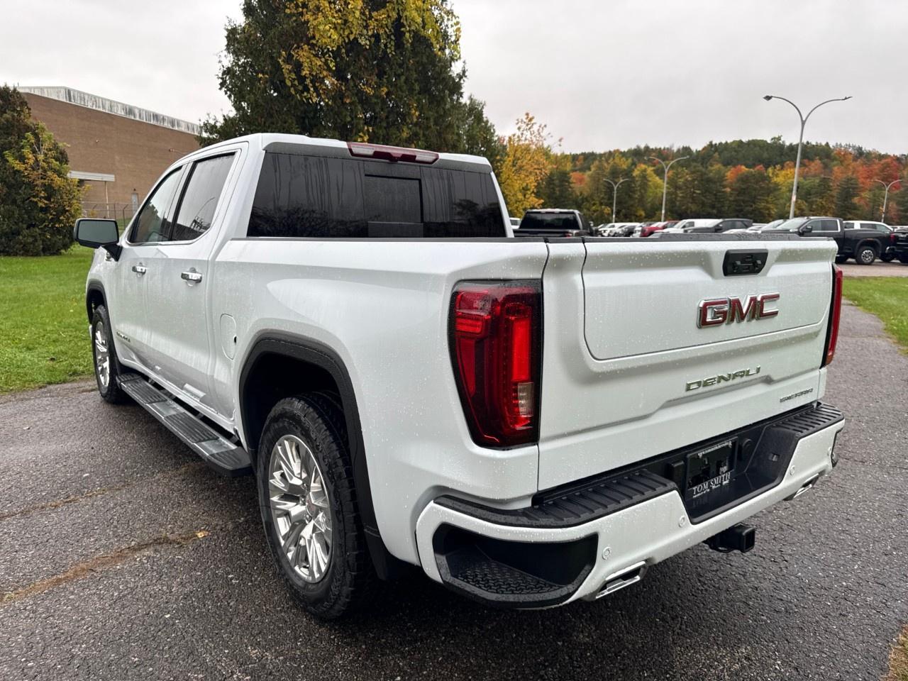 2026 GMC Sierra 1500 Crew Cab Short Box 4-Wheel Drive Denali Photo