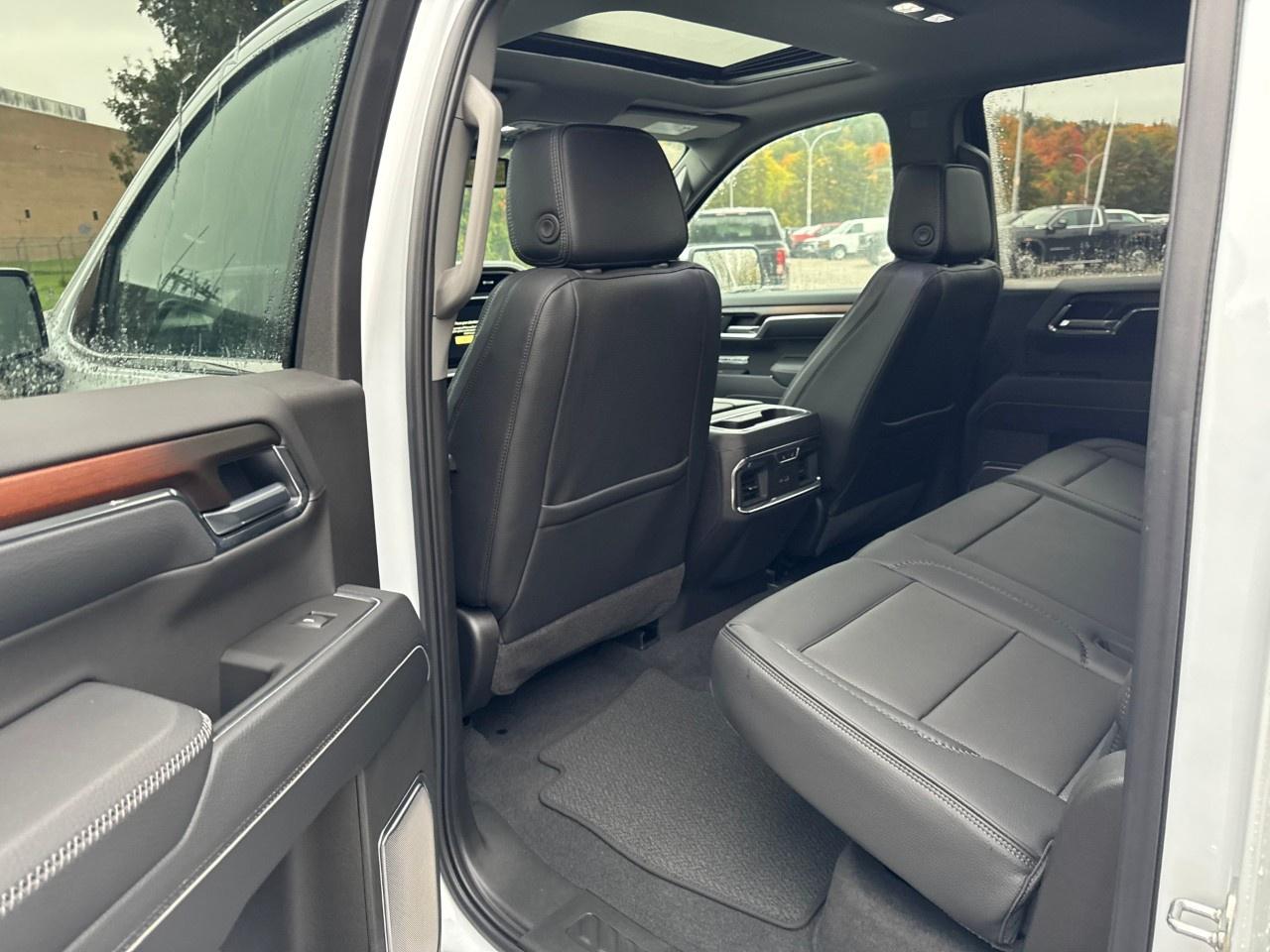 2026 GMC Sierra 1500 Crew Cab Short Box 4-Wheel Drive Denali Photo