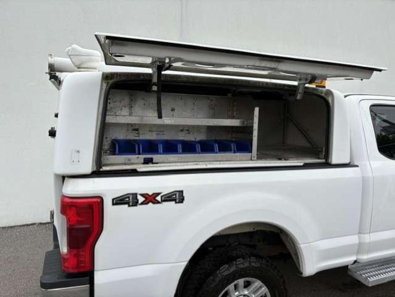 2018 Ford F-250 XLT 4X4 SHORT BOX-CAMERA-CAP-CARGO SLIDE Photo