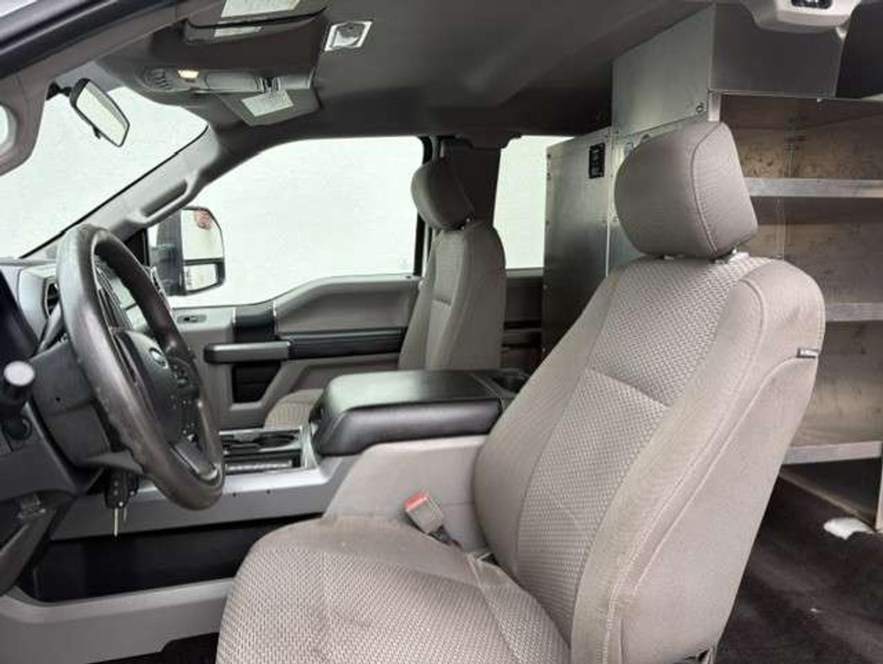 2018 Ford F-250 XLT 4X4 SHORT BOX-CAMERA-CAP-CARGO SLIDE Photo